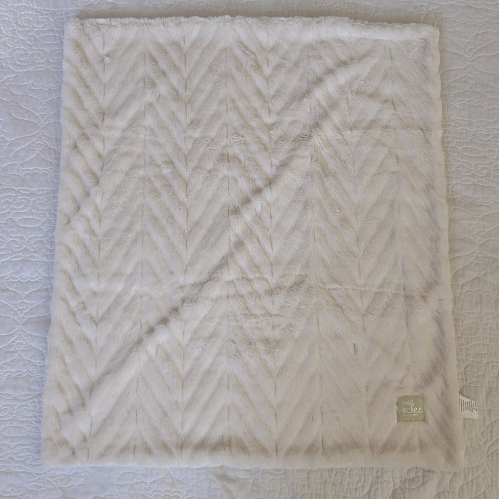Fuzzy soft baby blanket